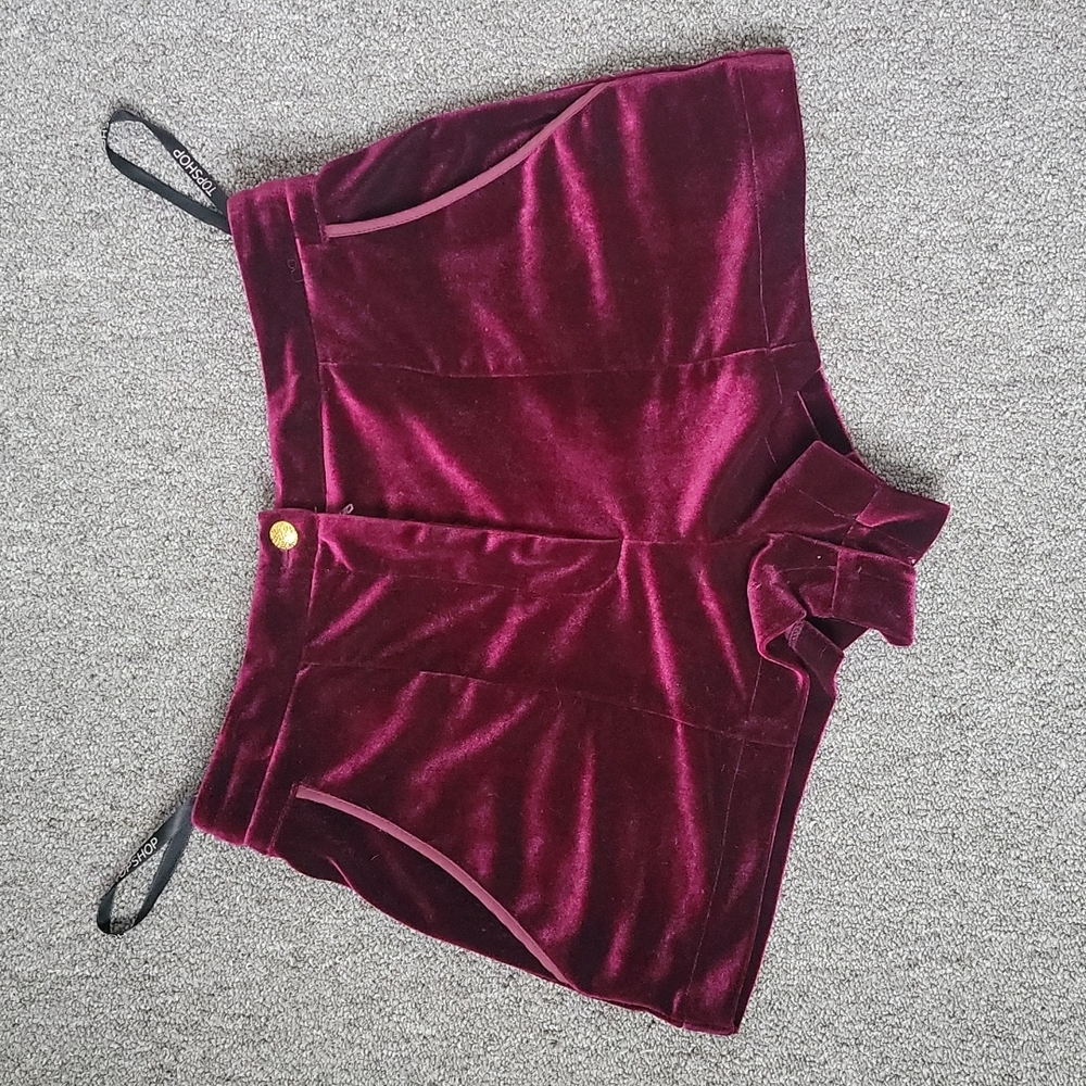 Topshop bugundy velvet shorts, size 4